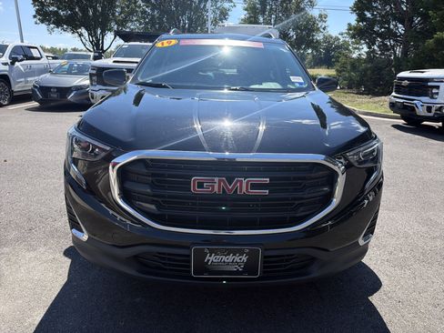 Used 2019 GMC Terrain SLE w/ Driver Convenience Package AWD/4WD image 3