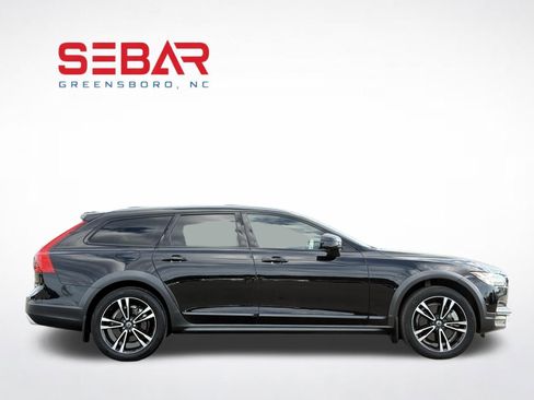 Used 2018 Volvo V90 T5 Cross Country w/ Convenience Package AWD/4WD image 10