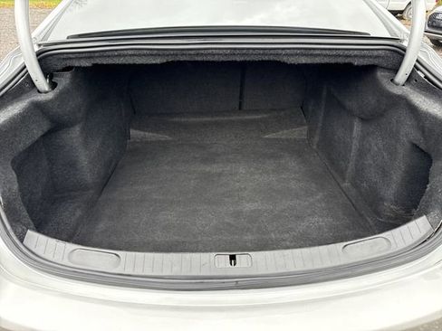 Used 2015 Chevrolet Impala LTZ FWD image 13