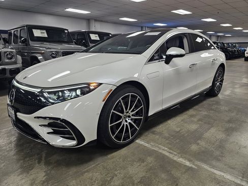 Used 2023 Mercedes-Benz EQS 580 4MATIC Sedan image 4