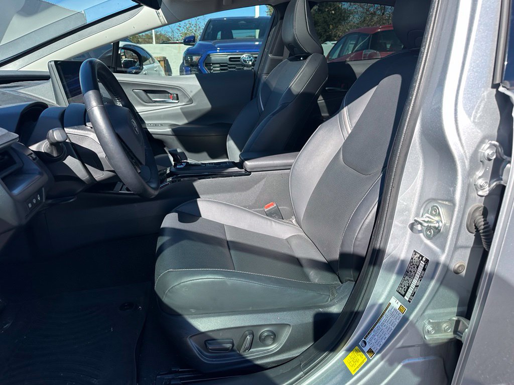 Used 2024 Toyota Prius XLE FWD image 11