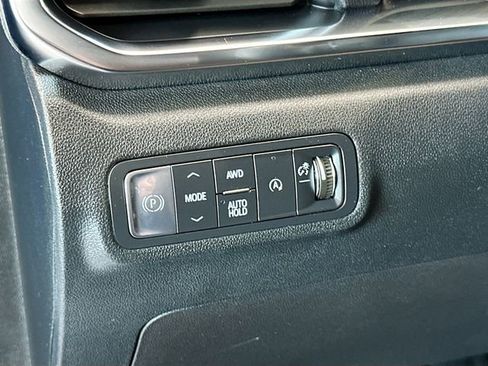 Used 2025 GMC Terrain Elevation w/ Black Edition image 10