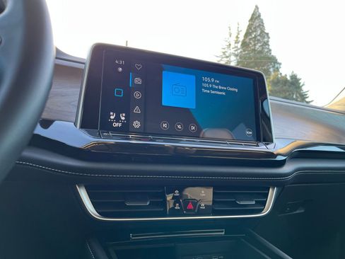 Used 2025 Volkswagen Atlas SE image 21