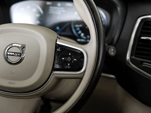 Used 2020 Volvo XC90 T5 Momentum image 17