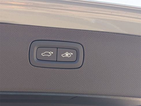 New 2026 Volvo XC90 B6 Ultra w/ Protection Package image 15