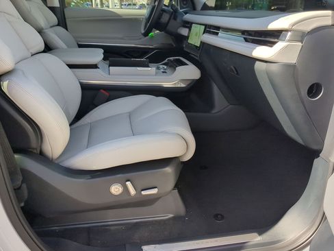 New 2026 Lincoln Navigator Premiere image 24