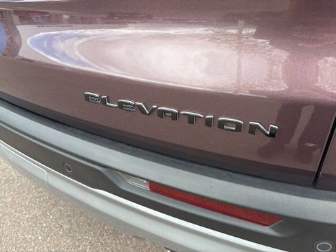 Certified 2025 GMC Acadia Elevation AWD/4WD image 7
