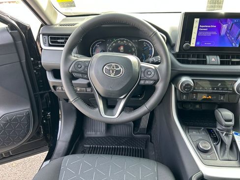 New 2025 Toyota RAV4 XLE image 21