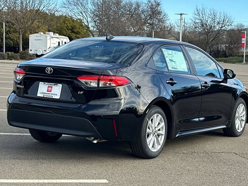 New 2025 Toyota Corolla LE image 4