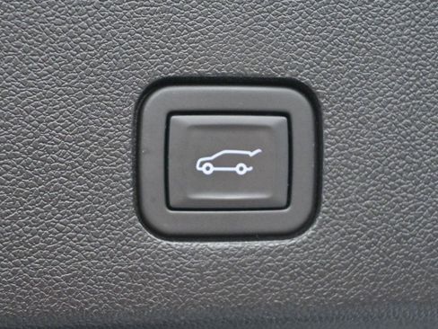 Certified 2024 Cadillac XT6 Premium Luxury w/ LPO, Floor Liner Package AWD/4WD image 11