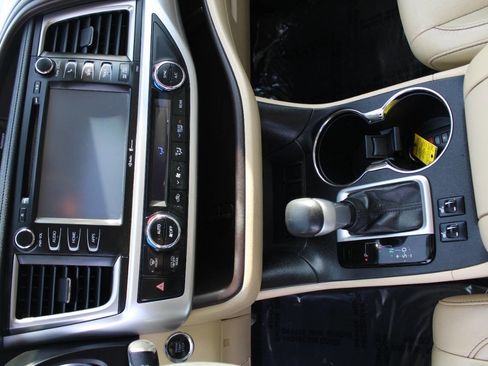Used 2015 Toyota Highlander XLE image 11
