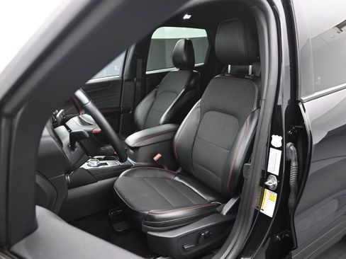 Used 2025 Ford Escape ST-Line image 8