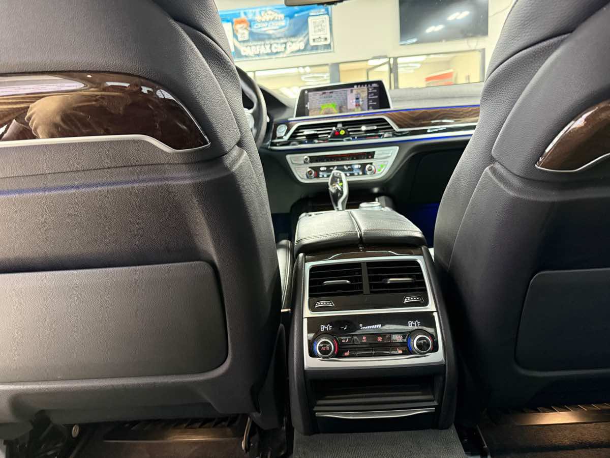Used 2020 BMW 740i xDrive w/ Cold Weather Package AWD/4WD image 19