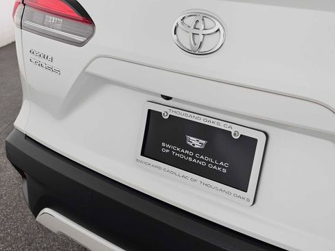 Used 2023 Toyota Corolla Cross XLE image 13