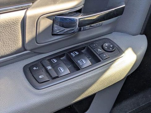 Used 2018 RAM 1500 Big Horn image 12