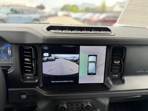 Used 2025 Ford Bronco Badlands AWD/4WD image 28