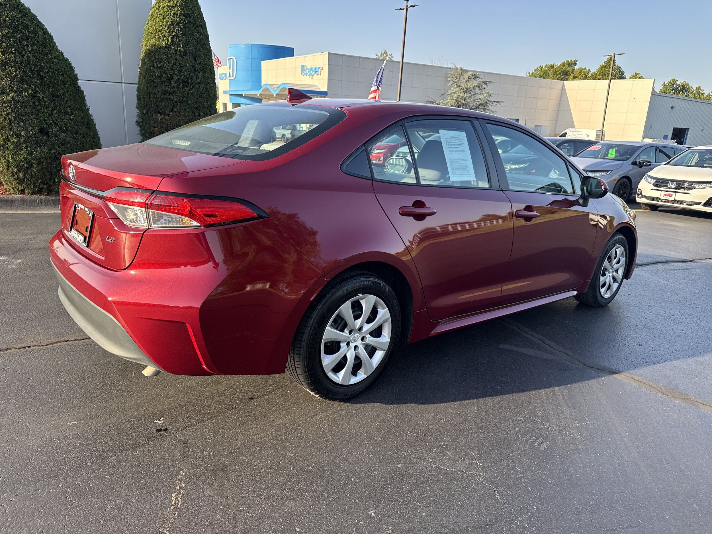 Used 2025 Toyota Corolla LE FWD image 4