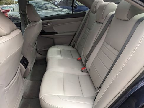 Used 2017 Toyota Camry XLE image 10