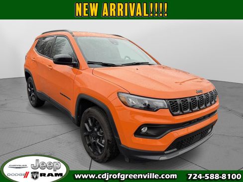 Used 2026 Jeep Compass Latitude image 1