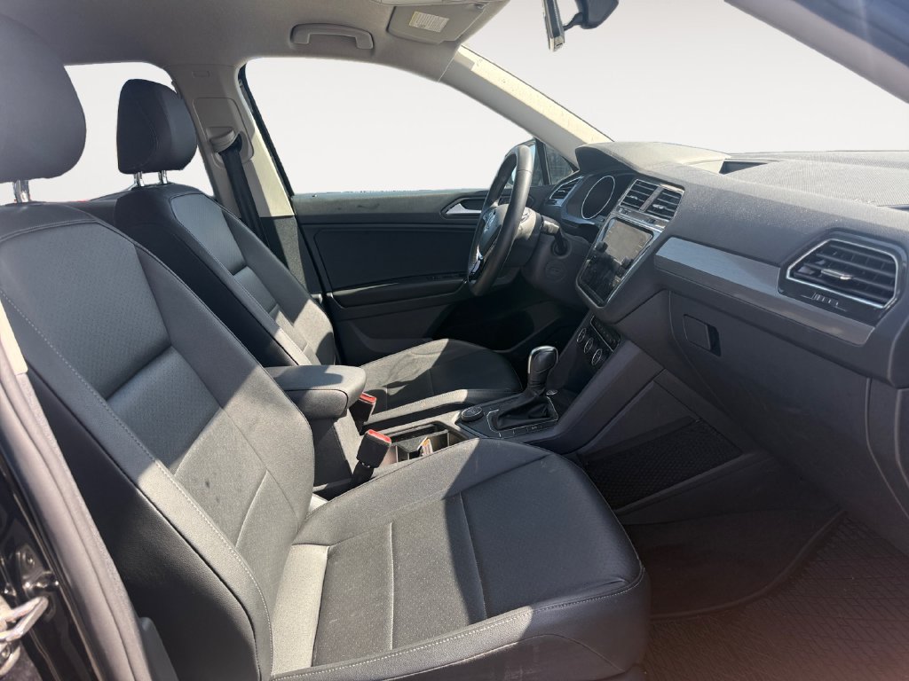 Used 2020 Volkswagen Tiguan SE w/ 3rd Row Seat Package AWD/4WD image 15