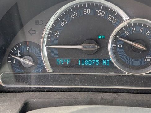 Used 2009 Chevrolet HHR LT image 9