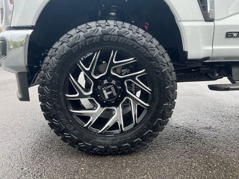 Used 2026 Ford F350 Lariat AWD/4WD image 32