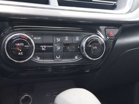 Used 2024 Chevrolet Trax ACTIV w/ Sunroof Package FWD image 19