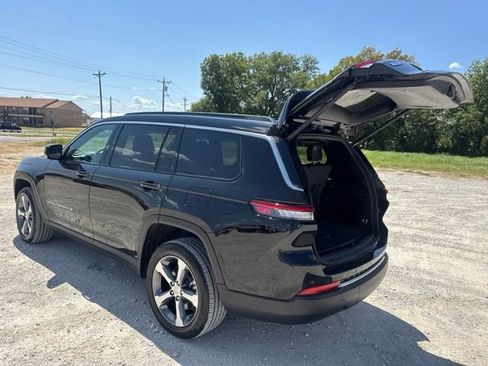 Used 2025 Jeep Grand Cherokee L Limited w/ Trailer Tow Package AWD/4WD image 4