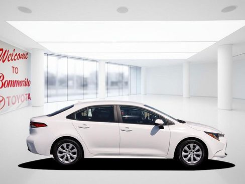 Certified 2025 Toyota Corolla LE FWD image 5