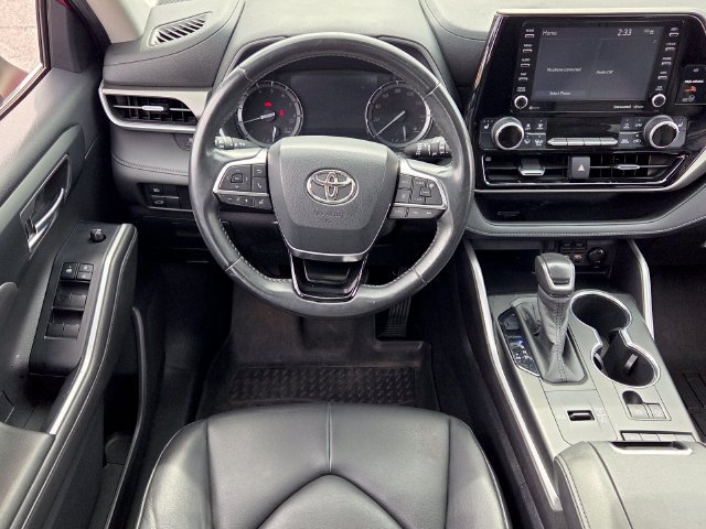 Used 2020 Toyota Highlander XLE FWD image 7