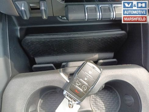 Used 2020 RAM 1500 Laramie w/ Sport Appearance Package AWD/4WD image 10
