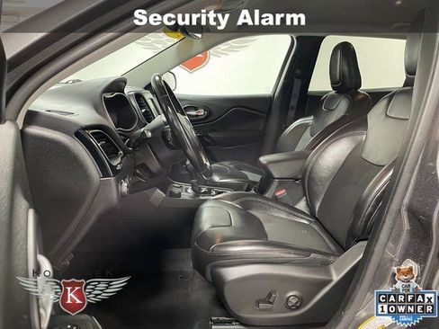 Used 2020 Jeep Cherokee Latitude Plus w/ Cold Weather Group AWD/4WD image 12