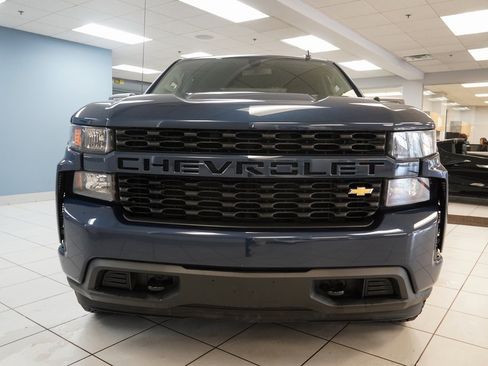 Used 2020 Chevrolet Silverado 1500 Custom w/ Custom Value Package image 17