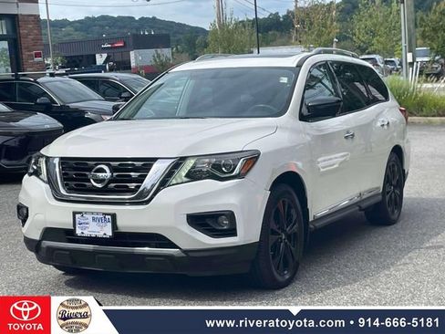 Used 2017 Nissan Pathfinder Platinum w/ Midnight Edition Package AWD/4WD image 4