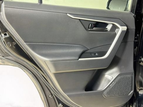 Certified 2021 Toyota RAV4 LE AWD/4WD image 21