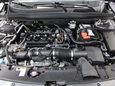 Used 2018 Honda Accord Touring image 10