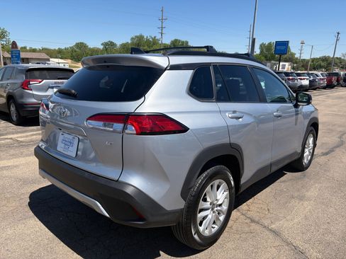 Used 2025 Toyota Corolla Cross LE FWD image 24