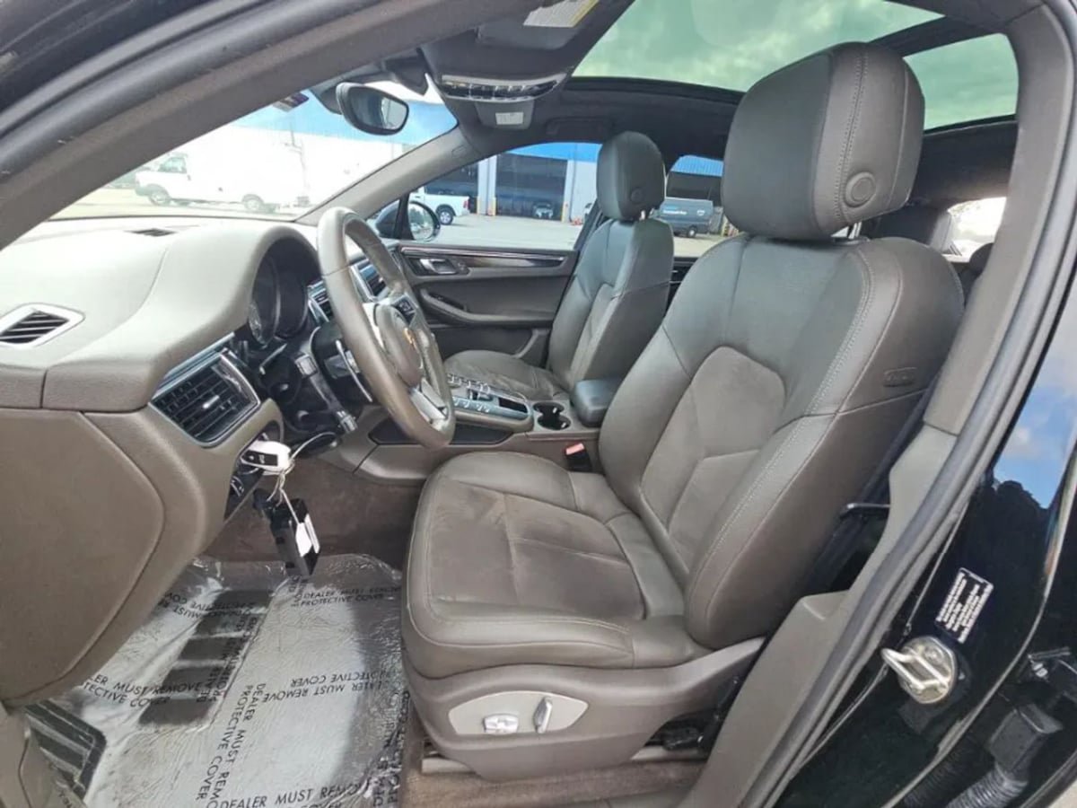 Used 2015 Porsche Macan S w/ Infotainment Package AWD/4WD image 8