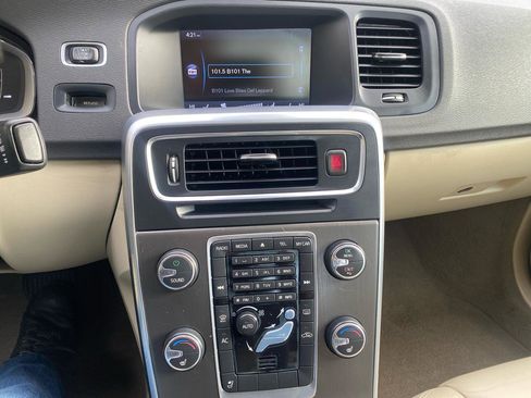 Used 2014 Volvo S60 T5 image 16