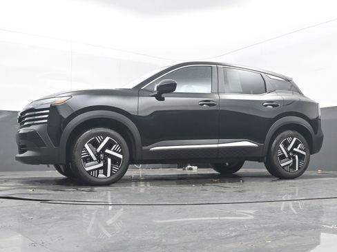 Certified 2025 Nissan Kicks SV image 24