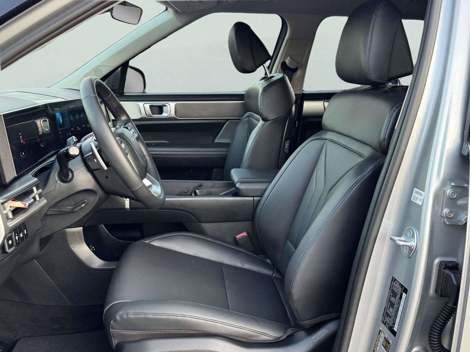 Used 2026 Hyundai Santa Fe SEL FWD image 16