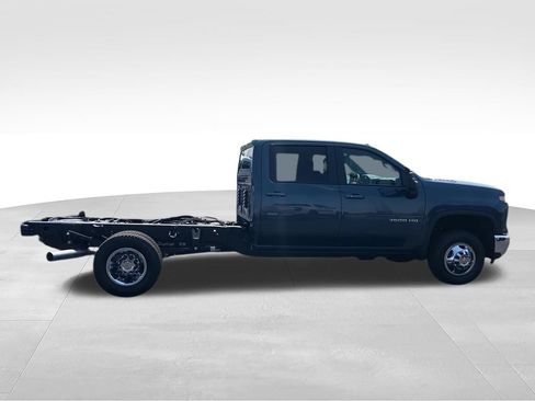 New 2026 Chevrolet Silverado 3500 LT w/ Convenience Package AWD/4WD image 9