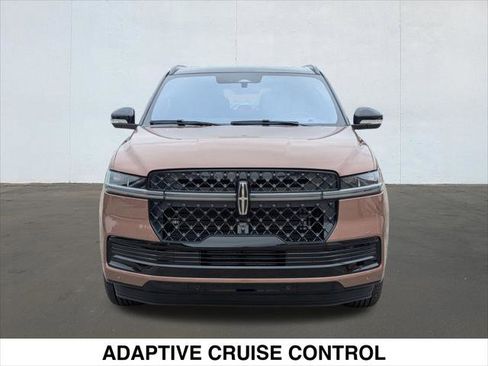 Used 2025 Lincoln Navigator Black Label AWD/4WD image 8