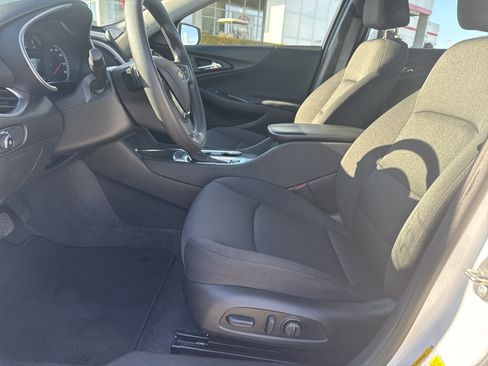 Used 2024 Chevrolet Malibu LT image 11