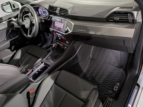 Used 2025 Audi Q3 2.0T Premium image 21