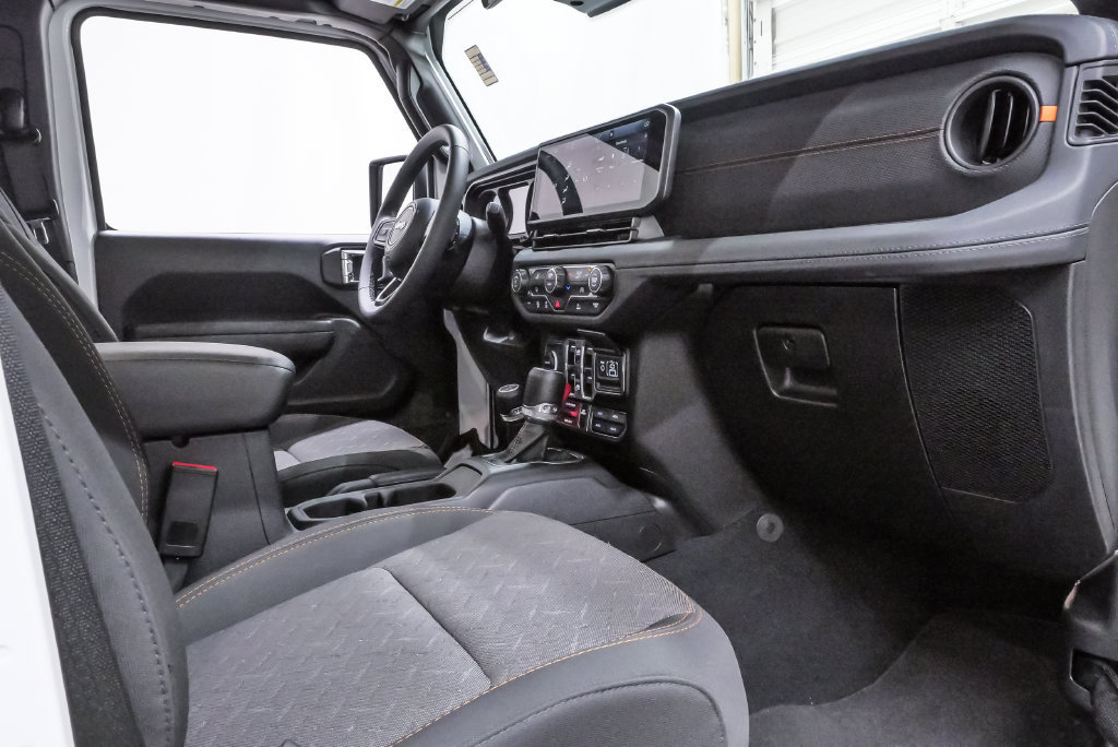 Used 2026 Jeep Gladiator Mojave AWD/4WD image 12