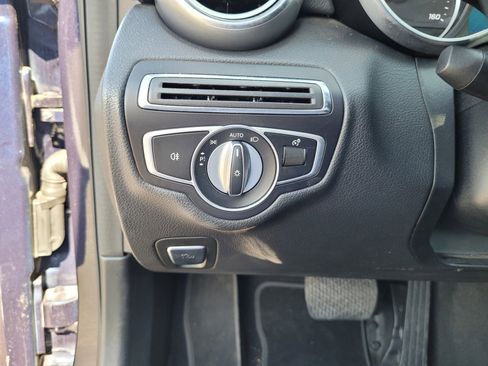 Used 2019 Mercedes-Benz C 300 Sedan image 24