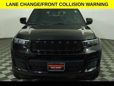 Used 2024 Jeep Grand Cherokee L Altitude AWD/4WD image 10