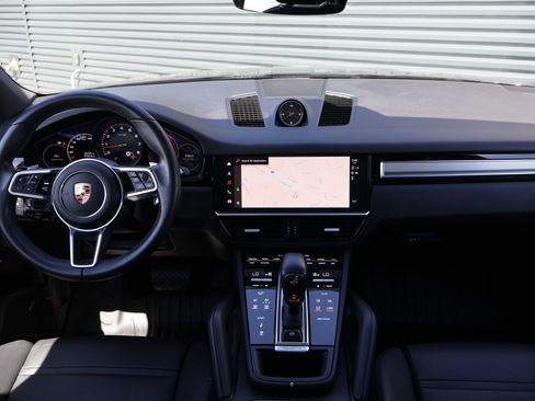 Certified 2023 Porsche Cayenne Platinum Edition AWD/4WD image 22