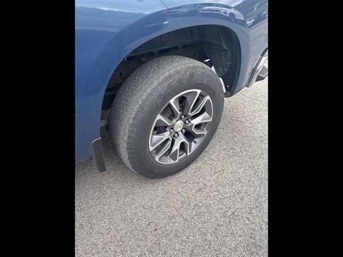 Used 2024 Chevrolet Silverado 1500 LT image 8